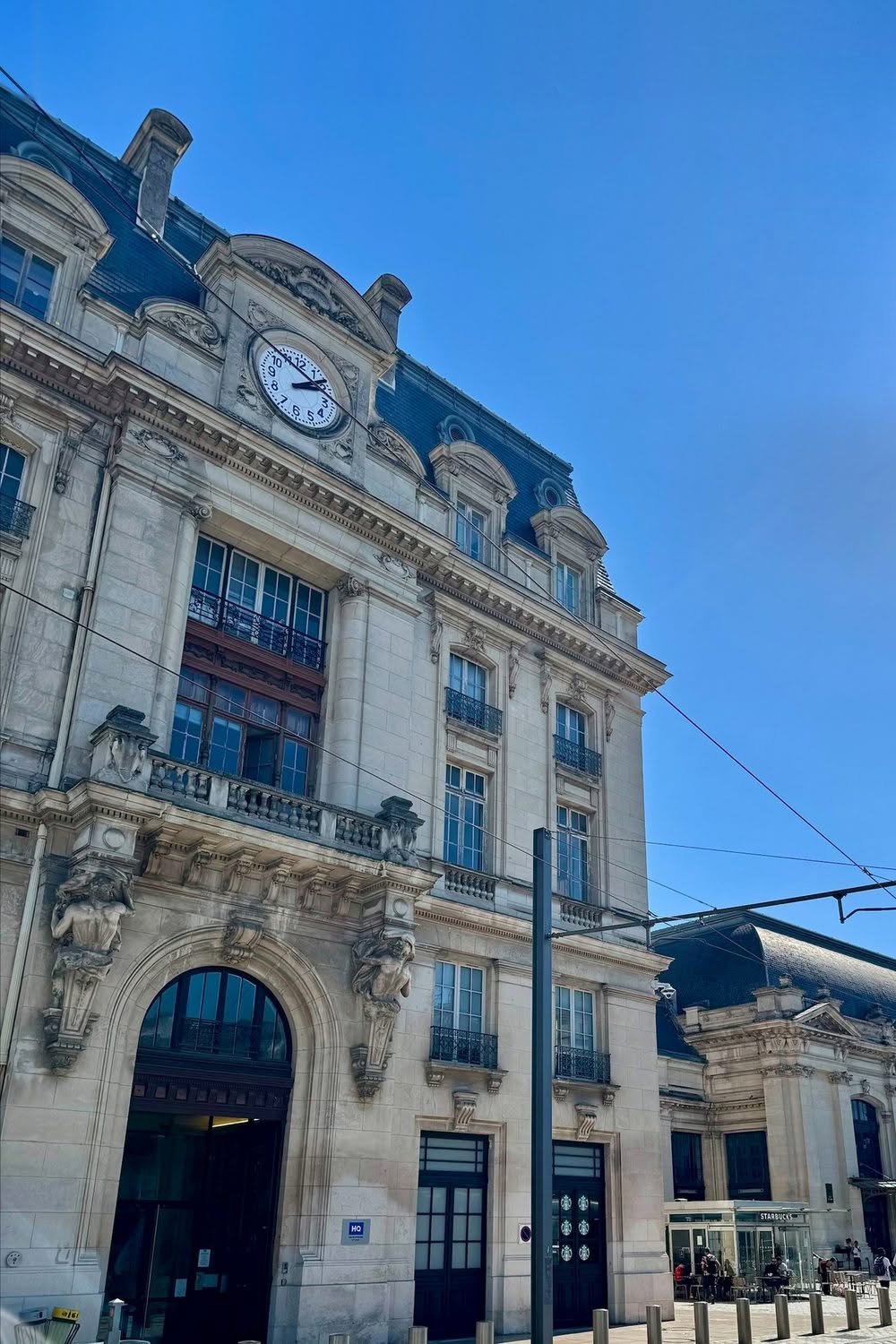 Façade de la gare de Bordeaux Saint-Jean, où se situe le bureau Katalyse de Bordeaux